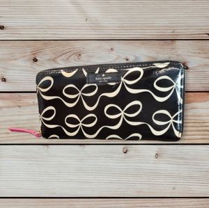 KATE SPADE Daycation Neda Zip Around Wallet Coated Canvas Black White Bows Print